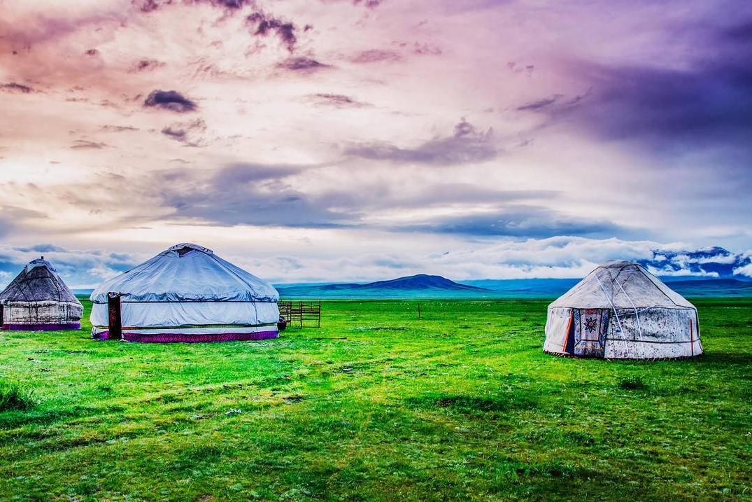 风景巴音布鲁克草原特色蒙古包高清壁纸